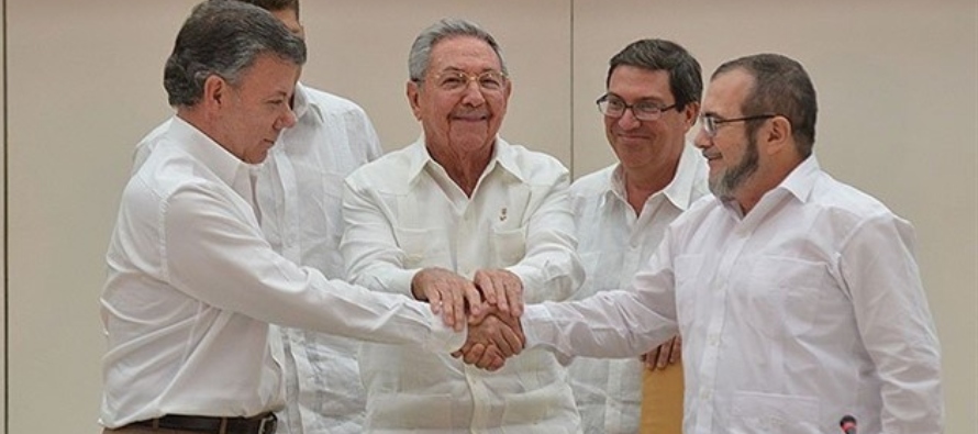 "El 90 por ciento de las FARC sigue en el proceso de paz. Hay que seguirles cumpliendo",...