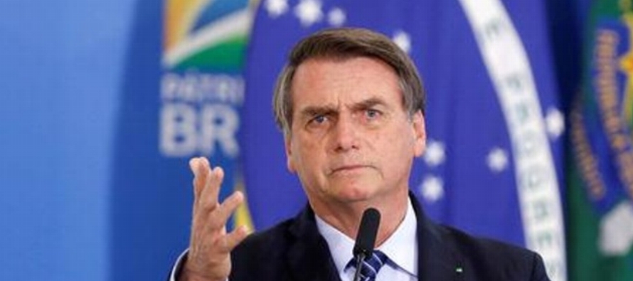 Hablando con periodistas en Brasilia, también dijo que quiere prohibir la creación de...