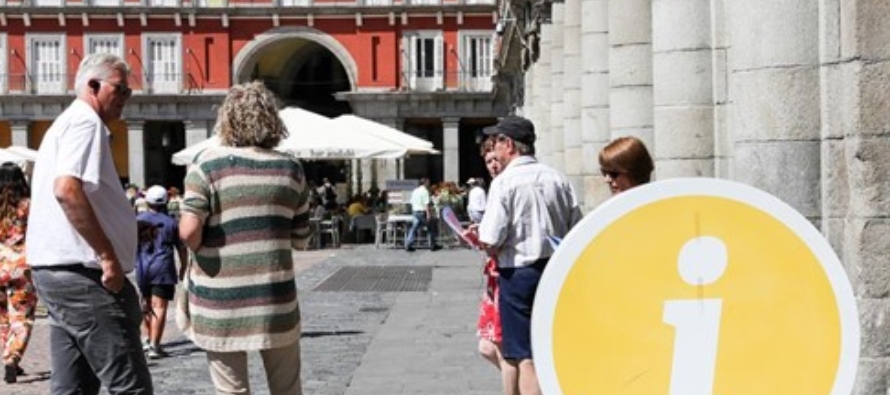 En julio, visitaron España 9,9 millones de turistas internacionales, un 1,3% menos que en el...