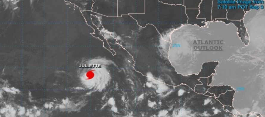 El centro de huracanes prevé que Juliette se mantendrá lejos de tierra firme y no se...