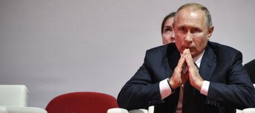 En un foro económico en Rusia, Putin dijo que Moscú ha instado a Washington a reducir...