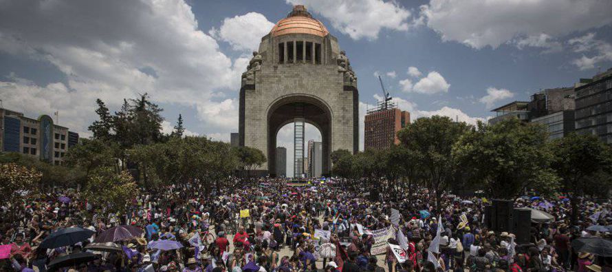 Cientos de personas tienen previsto volver a tomar las calles de Ciudad de México el domingo...
