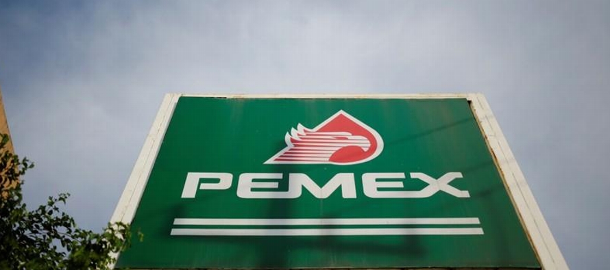 En junio, Moody’s cambió la perspectiva de la deuda de Pemex a “negativa”...