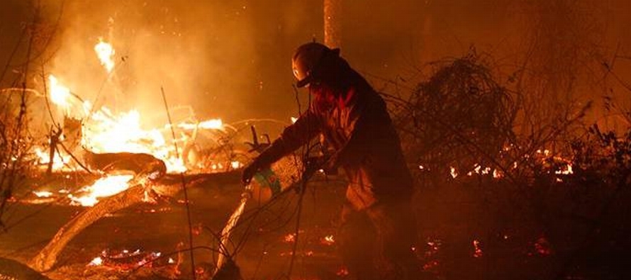 De más de 8,000 quemas en el pico más alto, los incendios bajaron a 250 el fin de...