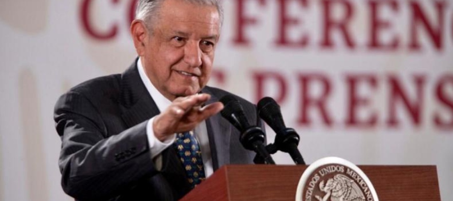 López Obrador llegó a este acuerdo con el magisterio después de dos...