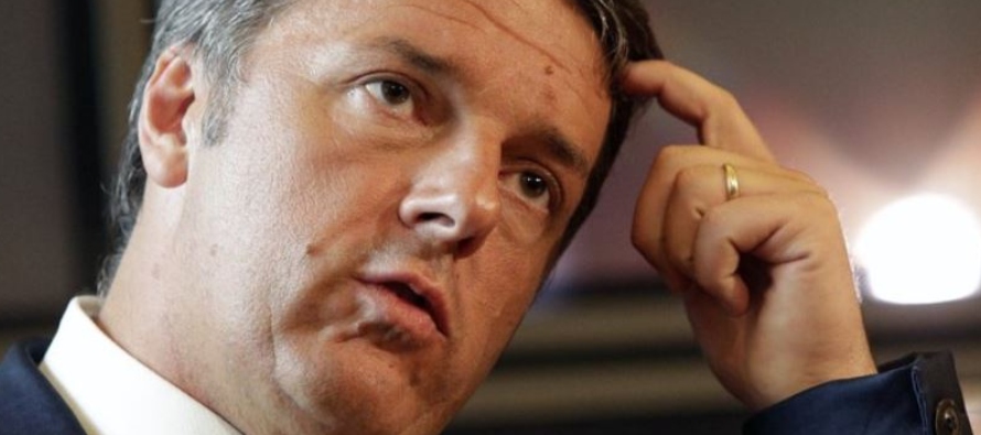 Los analistas políticos informaron que el giro de 180 grados por parte de Renzi ha tomado a...