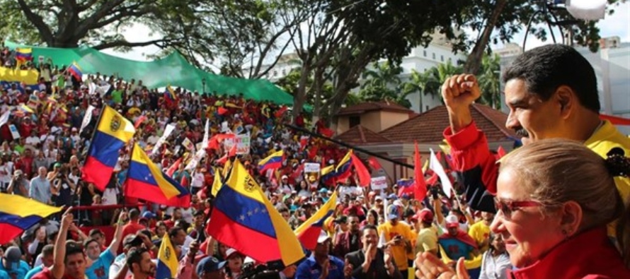 Hasta ahora, Maduro solo ha reaccionado a través de la red social. El lunes, tras la firma...