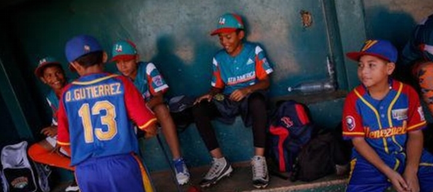 El béisbol profesional, muy popular en varios países latinoamericanos y...