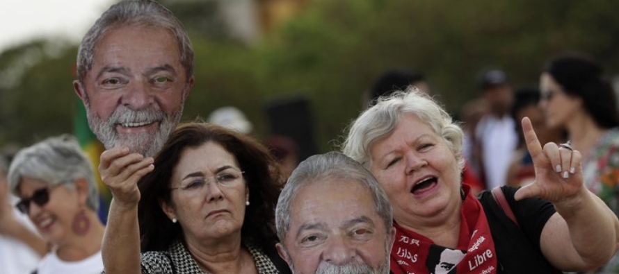 Lula, que gobernó Brasil entre 2003 y 2010, ha estado en prisión desde abril del 2018...