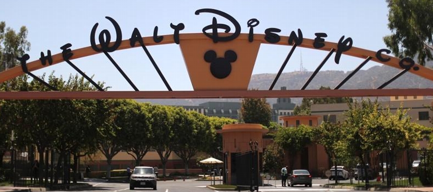 Disney, que lanzará el 12 de noviembre su servicio de streaming "Disney+", dijo a...