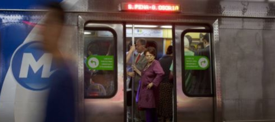 En Latinoamérica, los investigadores tomaron muestras del metro y los sistemas de transporte...