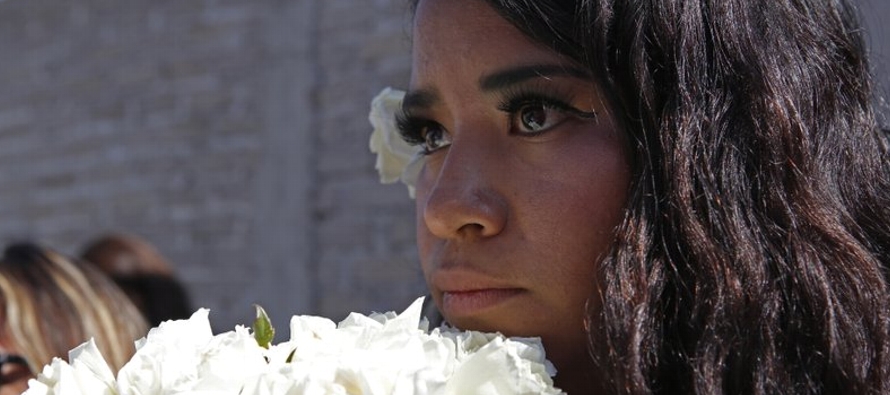 Un promedio de 10 mujeres son asesinadas al día en México, a menudo después de...