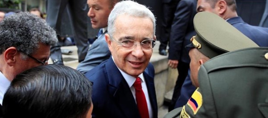 El caso arrancó precisamente por una denuncia ante la CSJ del propio Uribe contra el senador...