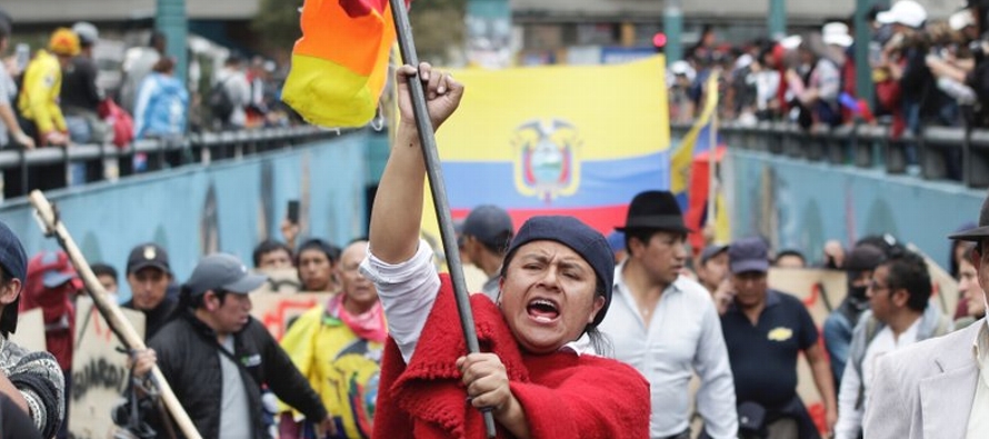 Los trabajadores tienen previsto realizar el miércoles una marcha en Quito y otras ciudades,...
