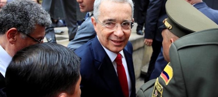Se trata de una cita clave dentro de la investigación penal dado que Uribe es el primer...