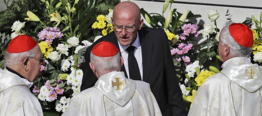 El Vaticano dijo que su jefe de policía, Domenico Giani, de 57 años, no asumió...