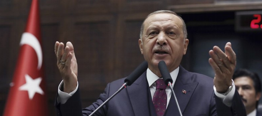 Recep Tayyip Erdogan le dijo a su partido gobernante que Turquía no dudará en volver...