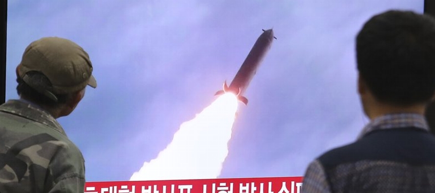 El lanzamiento sigue a varias demostraciones de descontento en Pyongyang con el lento progreso de...