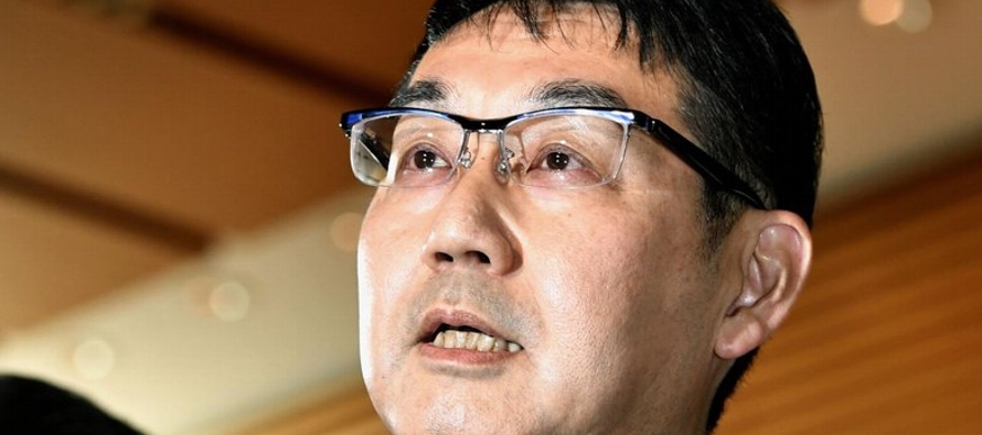 La dimisión de Katsuyuki Kawai, junto con la del ministro de Comercio el viernes pasado, son...