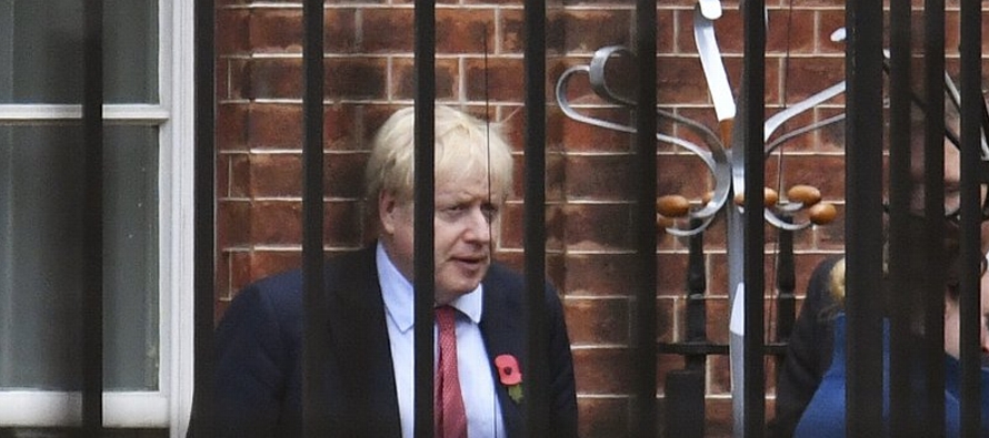El primer ministro británico, Boris Johnson, dijo que si gana su Partido Conservador,...