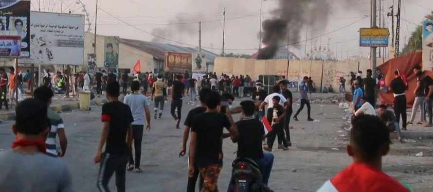 Al menos 13 manifestantes han muerto en Bagdad, la capital, y en el puerto sureño de Basora...