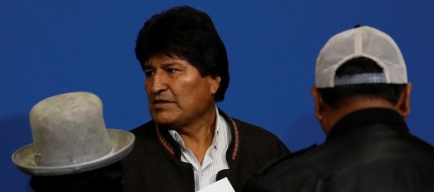 El presidente boliviano, Evo Morales, renunció el domingo a su cargo en medio de una grave...