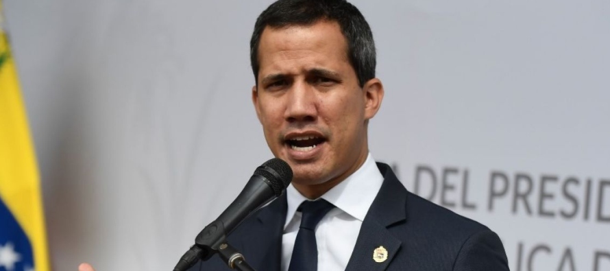 La oposición venezolana también pide comicios presidenciales, al acusar a Maduro de...