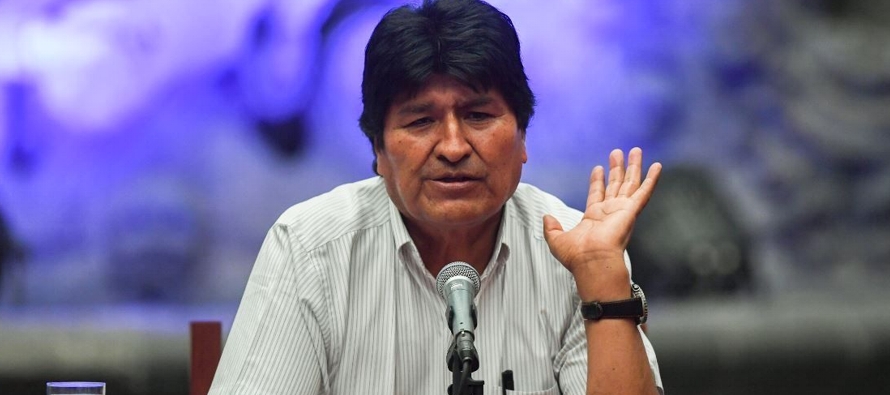En su primera conferencia de prensa desde el exilio, Morales reiteró que con su...