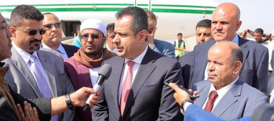 El primer ministro, Maeen Abdulmalik Saeed, aterrizó el lunes en la ciudad portuaria de...
