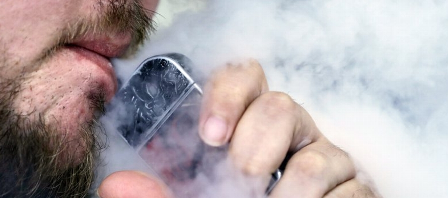 La AMA citó un aumento en el uso de cigarrillos electrónicos entre los menores de...