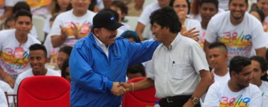 Morales dejó la presidencia el 10 de noviembre después de que el Ejército lo...
