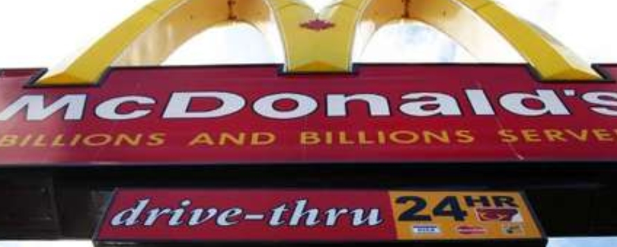 La demanda dice que en su intento de aumentar ganancias, McDonald’s ha tomado medidas que...