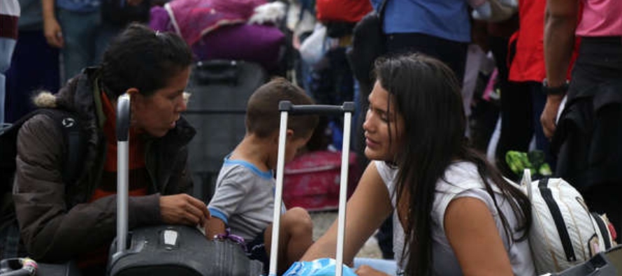 La CBP informó que los solicitantes de asilo que conducen a los cruces fronterizos o se...