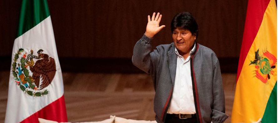 Morales ha partido de México en un vuelo comercial. Las fuentes consultadas aseguran que el...