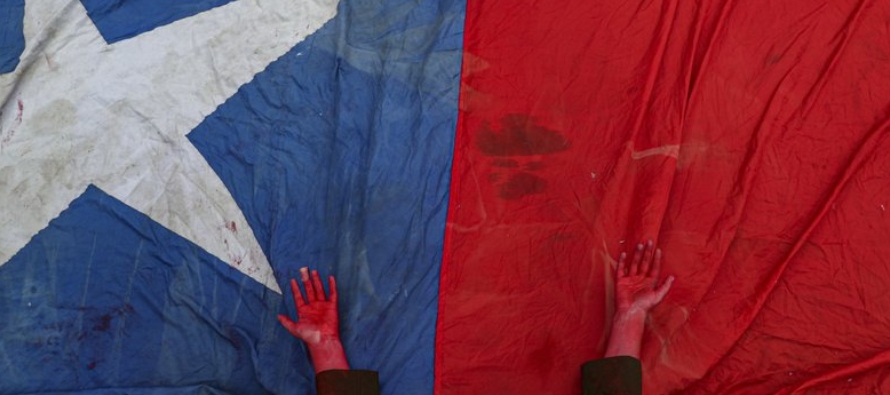 El presidente chileno anunció nuevas medidas para intentar calmar las aguas que agitan a su...