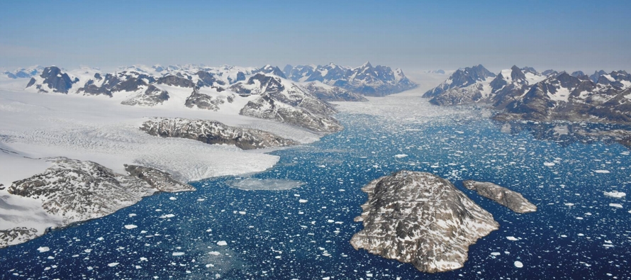 Los hallazgos constatan que Groenlandia ha perdido 3,8 billones de toneladas de hielo desde 1992,...