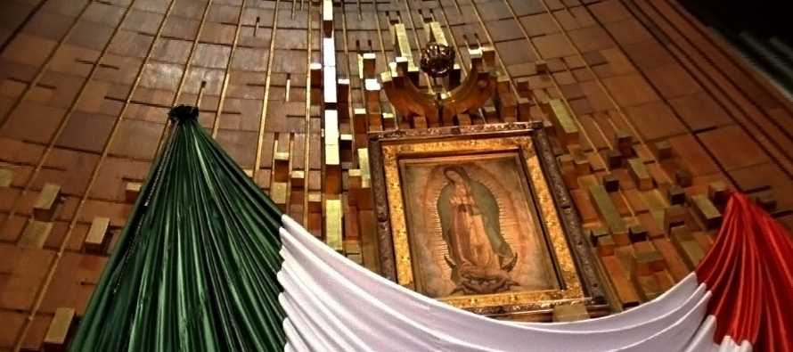 La aparición de la Virgen de Guadalupe está documentada en un libro escrito en...