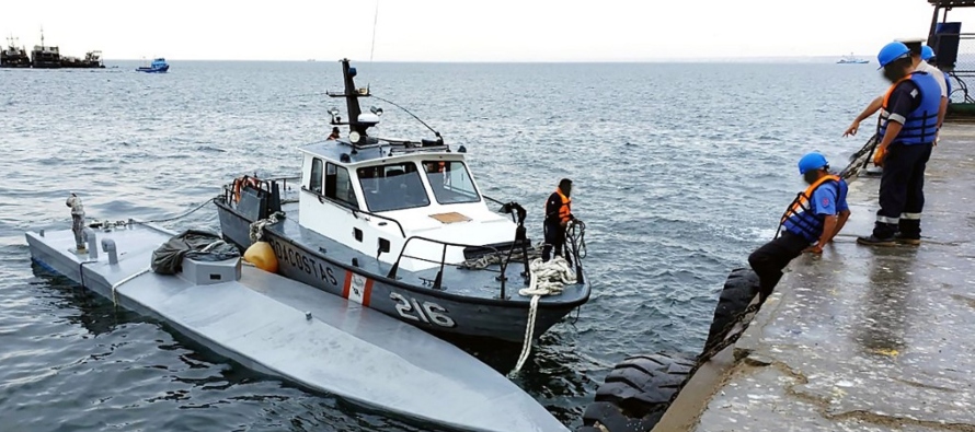 Sus cuatro tripulantes -dos colombianos, un mexicano y un ecuatoriano- fueron detenidos.