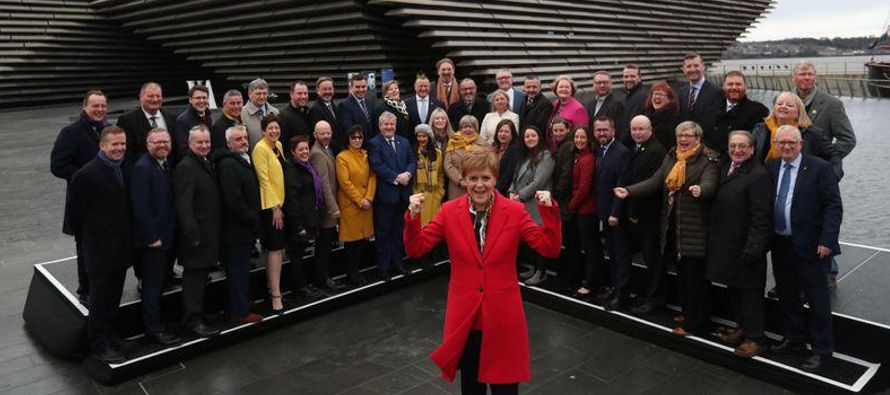El SNP obtuvo 48 de los 59 escaños de Escocia en el Parlamento de Reino Unido en las...