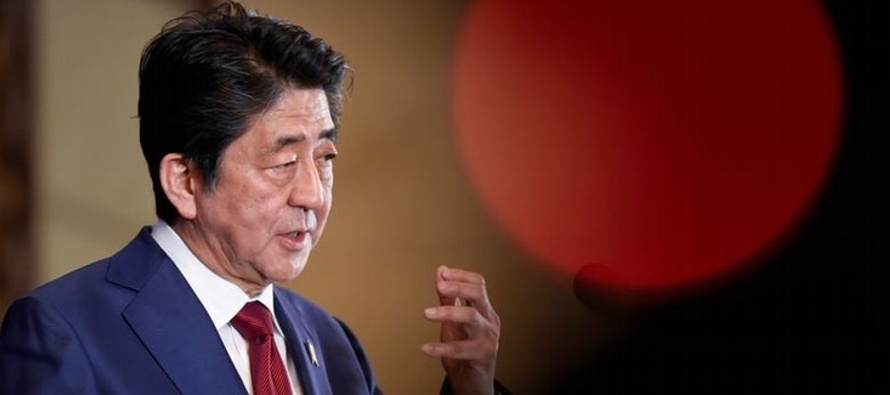 Abe hizo el comentario en una conferencia de prensa al margen de una cumbre trilateral con China y...