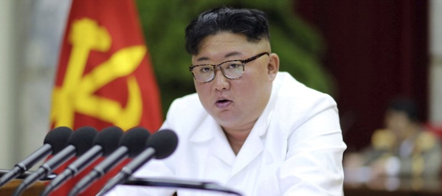 Durante una reunión el domingo del Partido de los Trabajadores, en el poder, Kim...