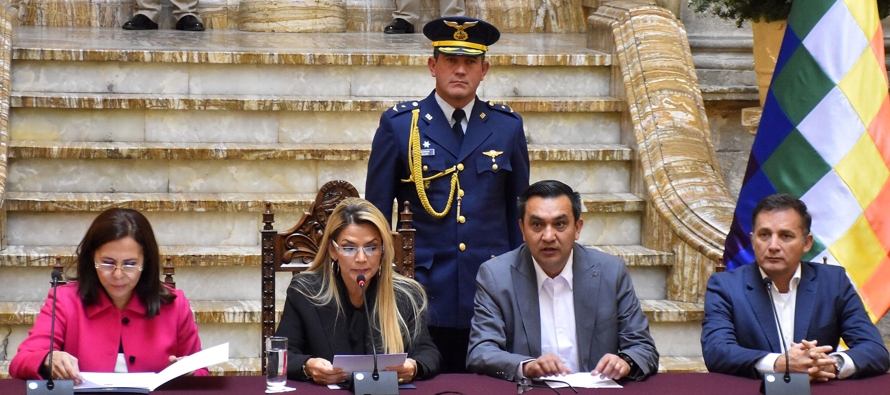 Fuentes del Gobierno han explicado que la expulsión de tres bolivianos tras la...