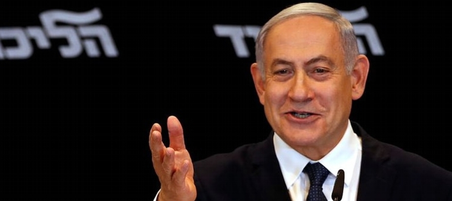 Netanyahu niega haber cometido ningún delito y se considera víctima de una caza de...