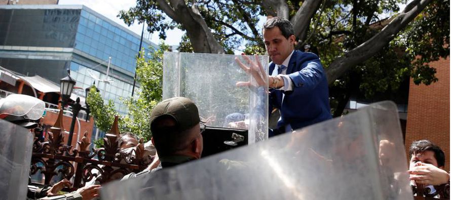 La de este domingo ha sido una nueva jornada tensa en la política venezolana. Desde muy...