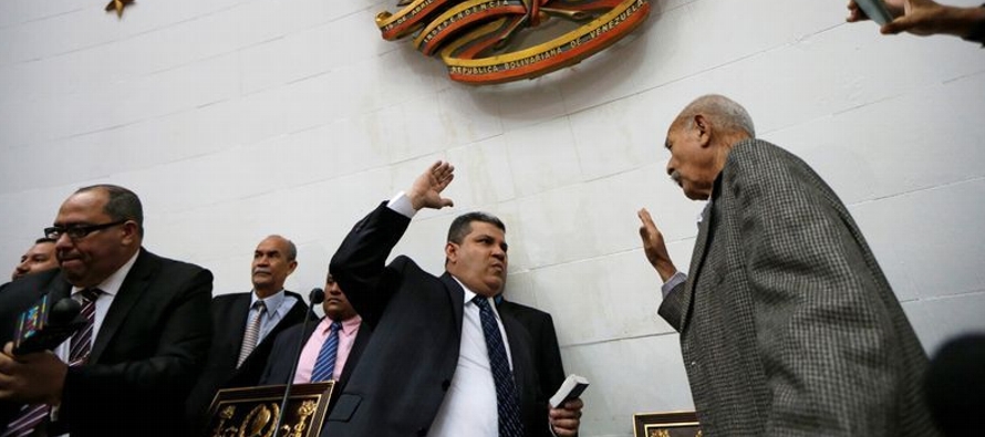 Diosdado Cabello dijo frente a periodistas que hacía “un primer llamado de...