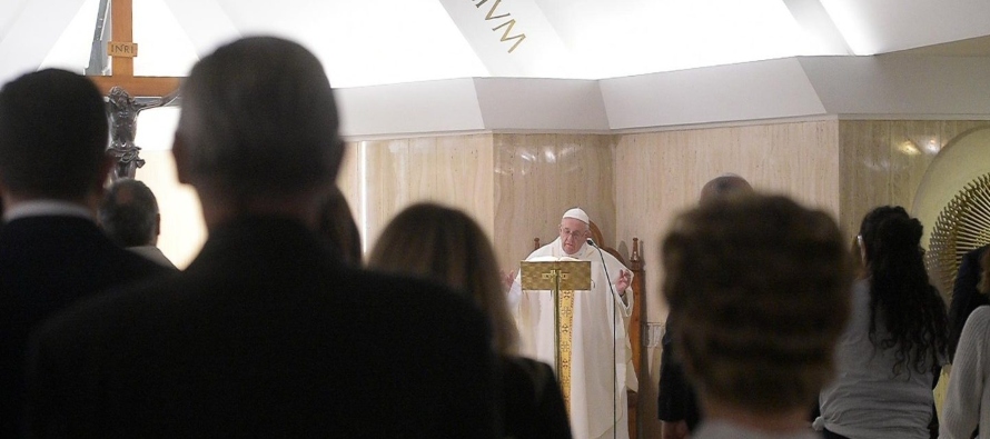 De acuerdo a la misma fuente, el Papa propuso dos definiciones como “claras” en torno a...