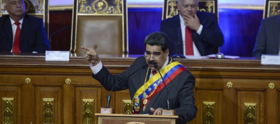 En un intento por presionar la salida de Maduro del gobierno, Estados Unidos intensificó en...