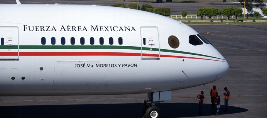 López Obrador dijo que está sopesando rifar el avión con la venta de seis...