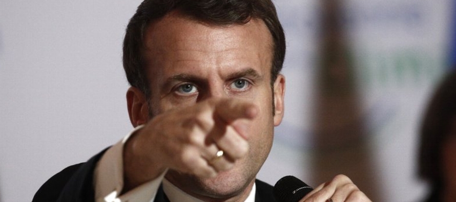 En un evento en el Palacio de Versalles, Macron anunció un contrato por 2,000 millones de...