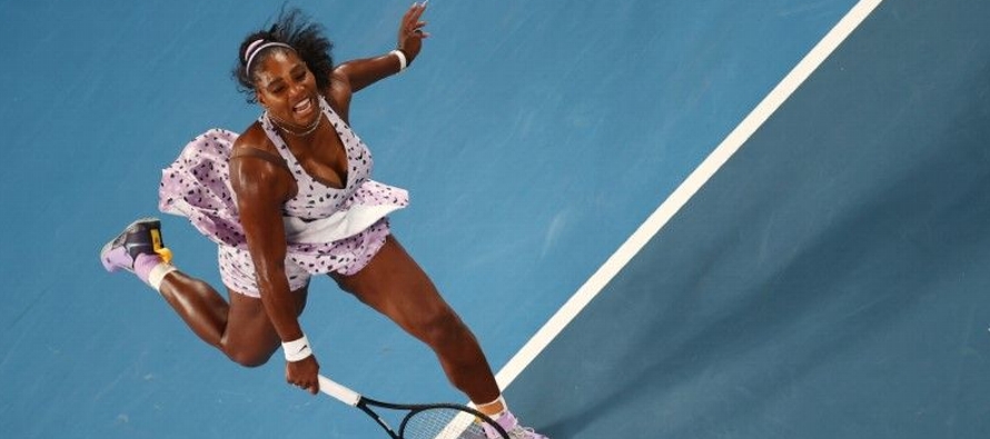 Serena, 23 veces ganadora de torneos de Grand Slam, venció por 6-2 y 6-3 a la eslovena...